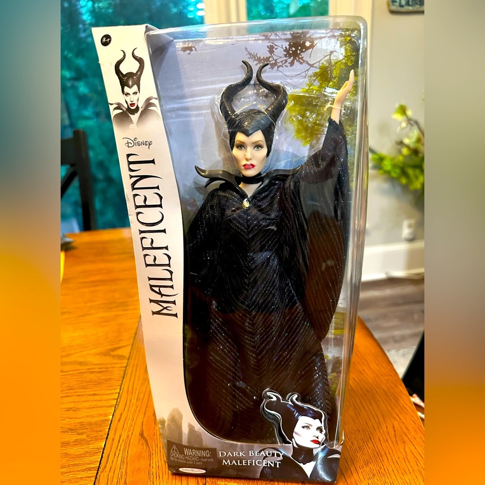 2014 Maleficent Sleeping Beauty Doll Live Action Film Angelina Jolie Disney Rare